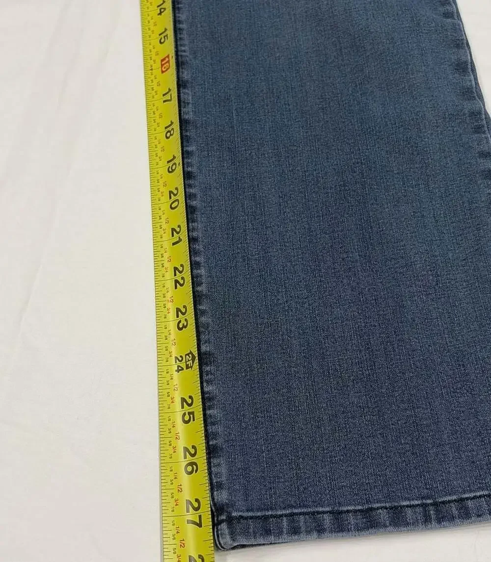 Chico's Fabulously Slimming Short Straight Leg Jeans, Size 0.5/Small
